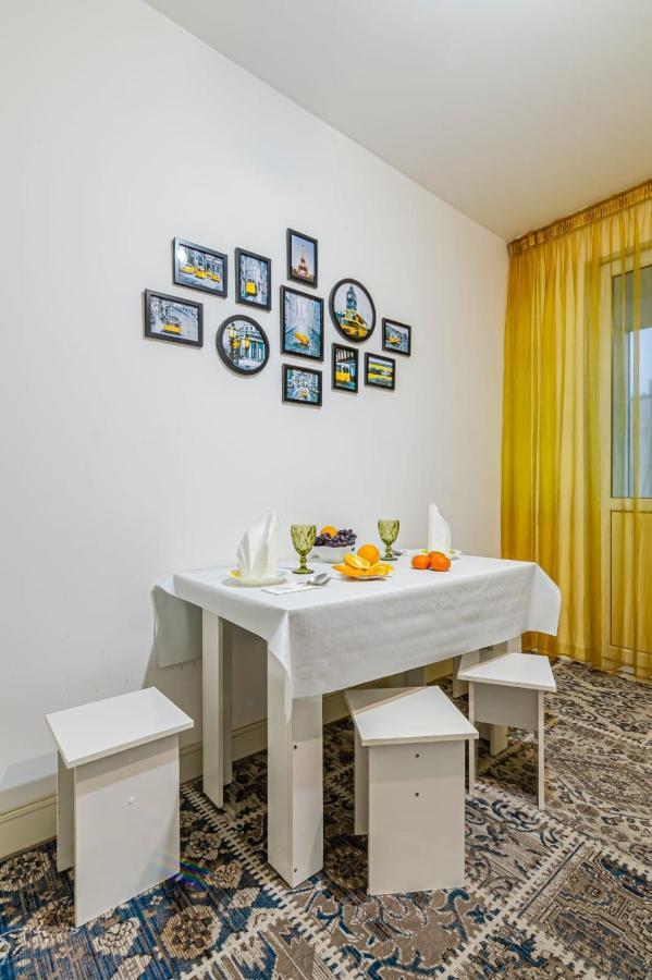 Однушка В Жк Абая 130/2 2019 Г.П. Apartment Almaty Exterior photo