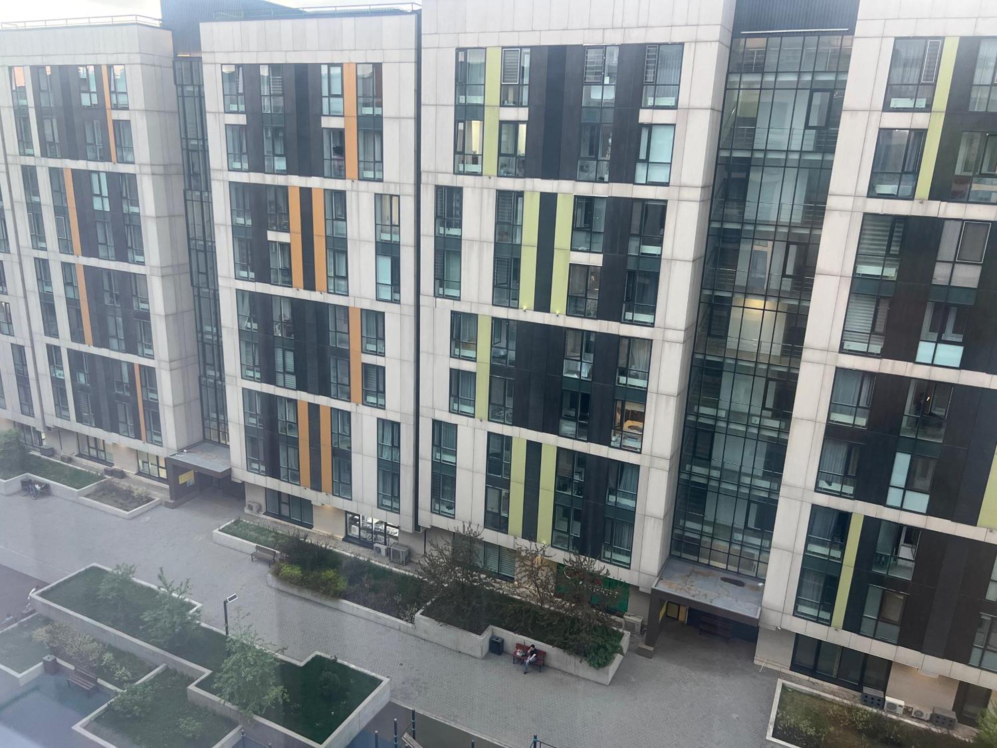 Однушка В Жк Абая 130/2 2019 Г.П. Apartment Almaty Exterior photo